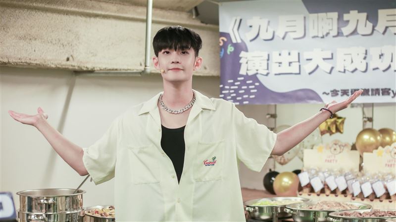 高胥崴首演舞台劇《九月啊九月》揭幕：熱舞學長引發全場共鳴