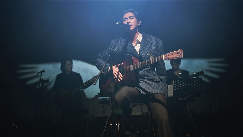柏霖演出情绪崩溃全场接力合唱感动台北站期待台中再续破碎重生