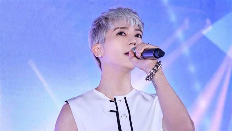 Bii畢書盡奪新加坡金曲獎年度歌手，首次登上潮流音樂盛典舞台