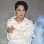 張信哲新專輯上線橫掃九冠王透露跨城取景MV與合體彩蛋