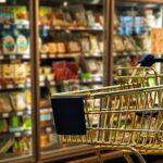 土屋太鳳育兒照外流超市舔貨品事件引發眾怒討論網路熱議