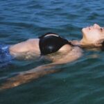 若盈海边辣照曝光，三角恋情与Ian魏如萱风波再度成热议焦点