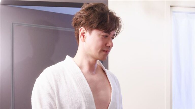 李聖傑《FACE III 未來》MV浴袍舞動Disco，複製貼上笑點十足