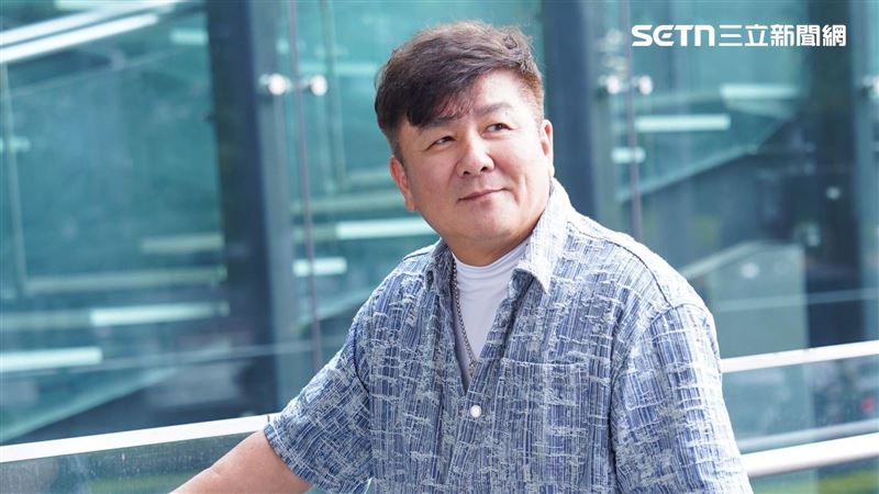 从猪肉摊到自创电视频道，他以跌倒重生证明还能再站起来