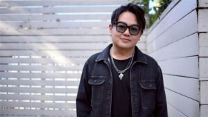 50歲資深新人蘇震洋發專輯《不晚》：用痛快人生觸動心弦，堅持終成夢想