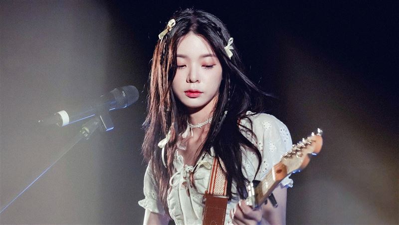 裴安出道新歌《養天使的方法》：最仙吉他手登场，温柔宇宙来袭