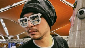 黃明志保釋延長風波再起：演藝停擺與光頭自拍成話題熱議