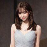 aespaWinter在红毯遮刺青再爆恋情传闻，网友热议真假与公关角力