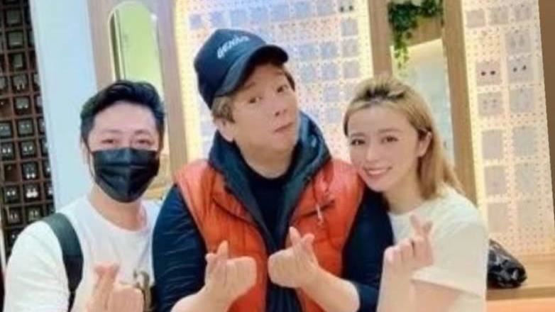 曹西平病逝引发悼念王瞳回忆与艾成巧遇银饰店的往事感慨