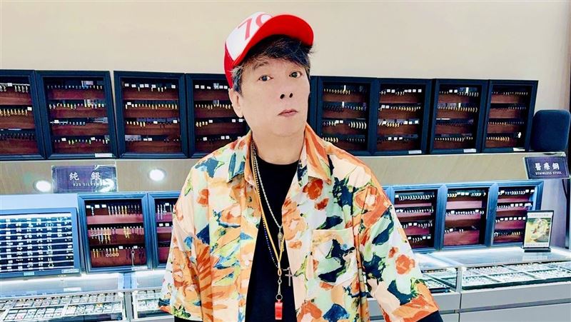 曹西平猝逝引发哀思，童年玩伴揭露其坎坷人生与演艺往事