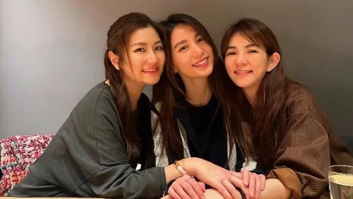 Ella揭S.H.E跨年合体内幕，Selina二宝传闻再起波澜