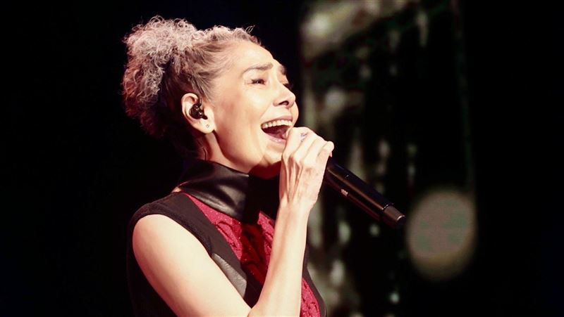 賴佩霞首場個人音樂會《總會有個人》感動落幕，40年緣分終於合唱