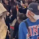 Stray Kids離台返韓引關注 Leeknow因傷坐輪椅登機成焦點 粉絲熱情難忘