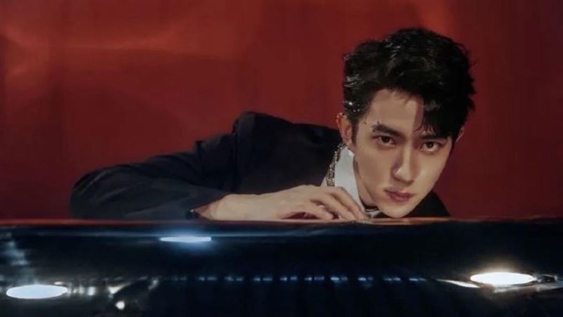 于朦朧离世后网络风暴再起：小黑屋传闻成焦点，官方结论仍遭质疑