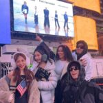 NIKA加入療癒系樂團五二八登紐約時代廣場曝光引發全球熱議
