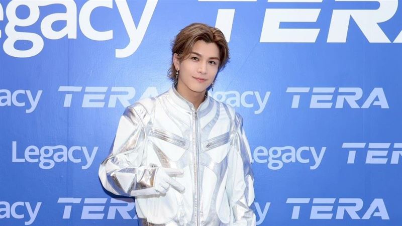 岩田剛典首次个人来台开唱粉丝热情冲破机场等待让人动容