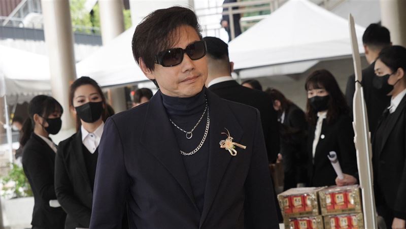 曹西平追思會落幕包偉銘低調現身致意裂痕終化解情牽回暖