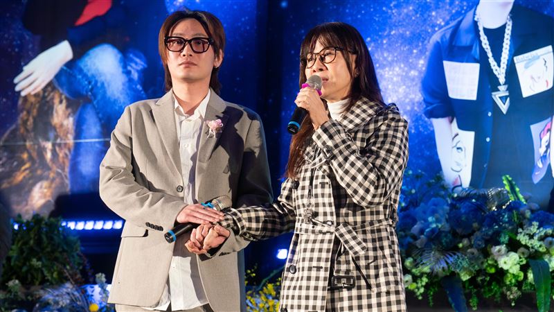 曹西平追思會圓滿落幕 乾兒子守候的情義與笑淚交織在眾人心頭
