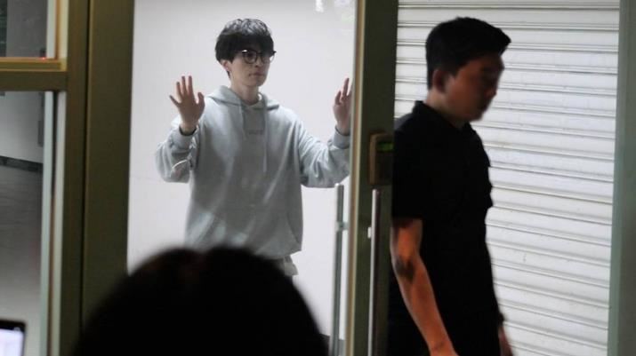 李棟旭台灣行再回味：粉絲見面會後夜探永康街火鍋與桌遊酒吧