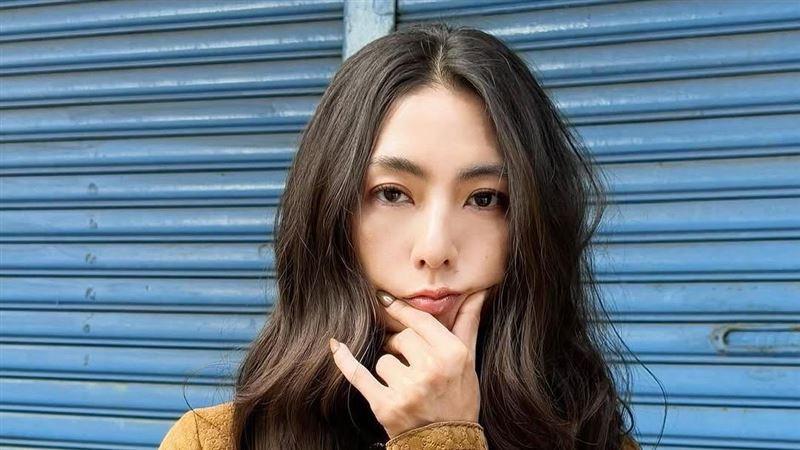 金鐘影后坦言感情开放仍慎重：先看有没有感觉再聊3P可能？