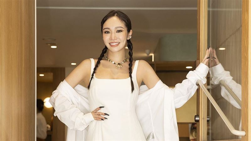 陳芳語公開新戀情與公益新力道，與家人團聚迎新年的甜蜜與堅定